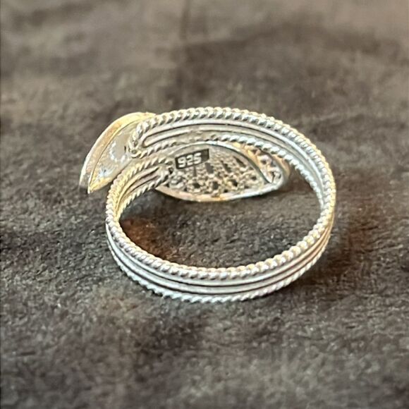 Artistry Tarakashi Collection Sterling Silver Bypass Ring - Picture 9 of 12